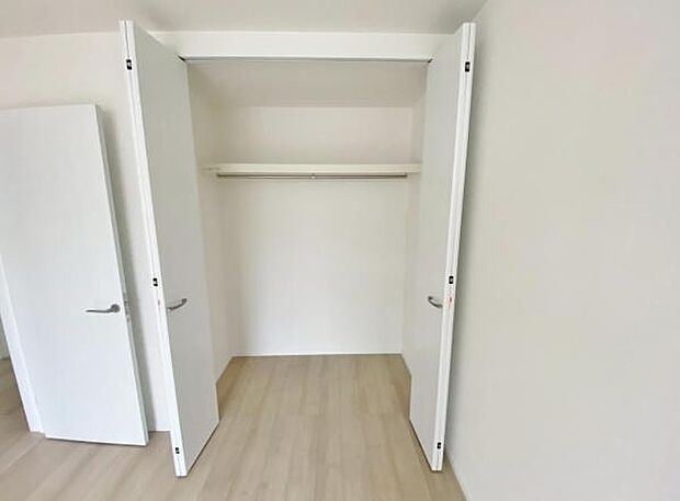 クローゼット 大切な衣類を収納できる大型クローゼット