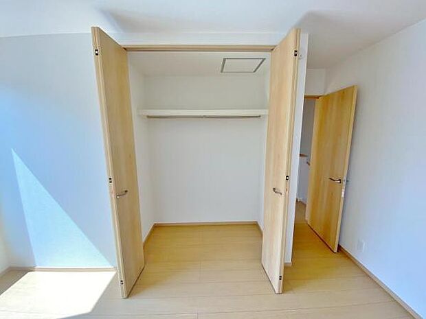 WIC スーツケースなど大きなものからバッグや帽子など小物類も保管できます。  