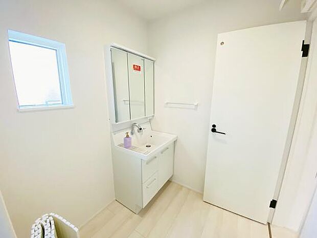 洗面 洗面からお化粧まで忙しい朝の準備にぴったりな洗髪洗面化粧台付き 