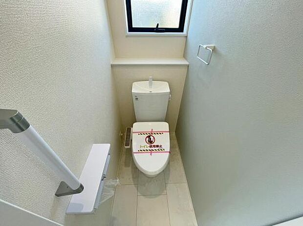 トイレ トイレには快適な温水洗浄便座付き 