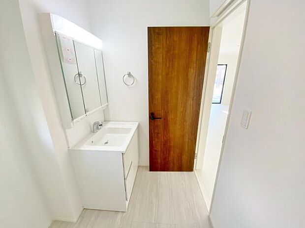 洗面 洗面からお化粧まで忙しい朝の準備にぴったりな洗髪洗面化粧台付き 