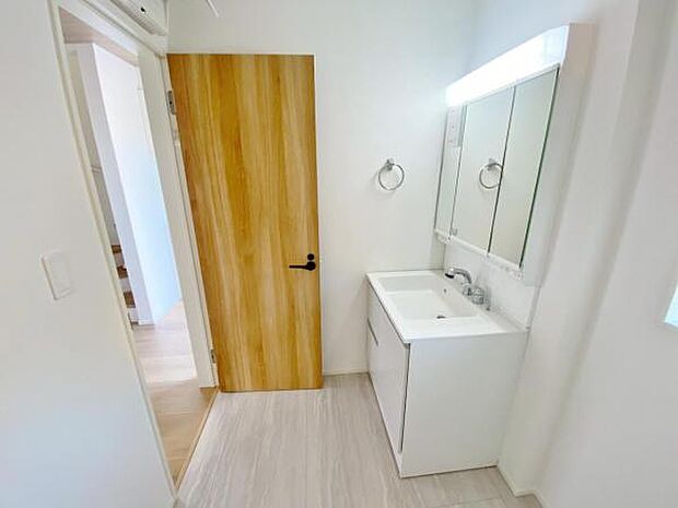 洗面 洗面からお化粧まで忙しい朝の準備にぴったりな洗髪洗面化粧台付き