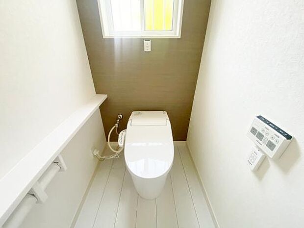 トイレ トイレには快適な温水洗浄便座付き