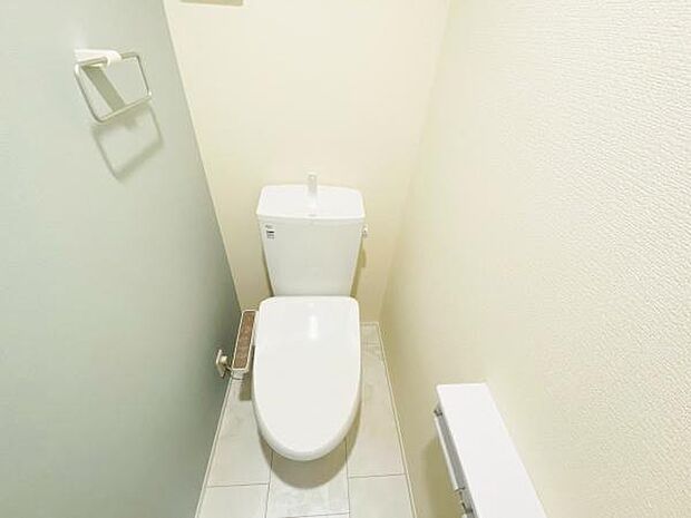 トイレ トイレには快適な温水洗浄便座付き