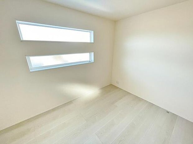 洋室 明るい洋室ではのんびりとお過ごしできます☆