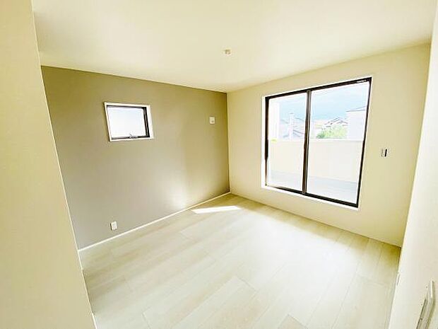 洋室 明るい洋室ではのんびりとお過ごしできます☆ 