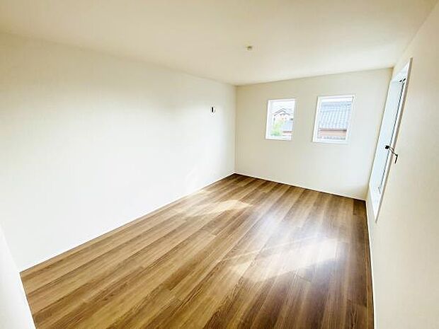 洋室 明るい洋室ではのんびりとお過ごしできます☆ 