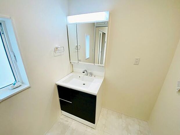 洗面 洗面からお化粧まで忙しい朝の準備にぴったりな洗髪洗面化粧台付き 