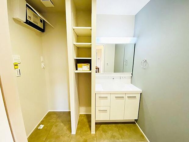 洗面 洗面からお化粧まで忙しい朝の準備にぴったりな洗髪洗面化粧台付き 