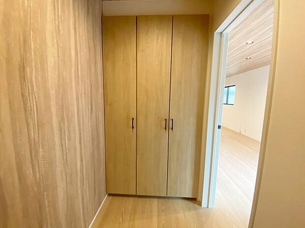 玄関収納 玄関横にシューズボックスがついているので、片付いた玄関がキープできます