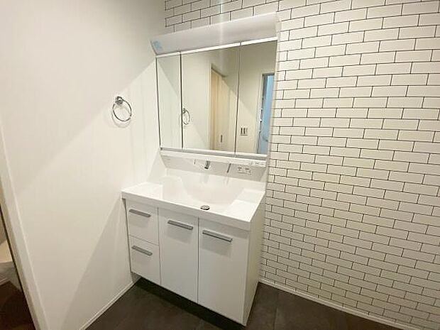 洗面 洗面からお化粧まで忙しい朝の準備にぴったりな洗髪洗面化粧台付き