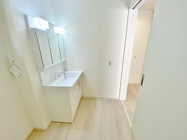 洗面 洗面からお化粧まで忙しい朝の準備にぴったりな洗髪洗面化粧台付き 