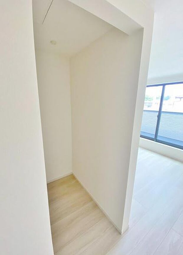 WIC スーツケースなど大きなものからバッグや帽子など小物類も保管できます。 