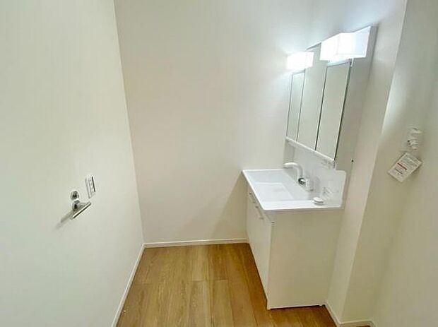 洗面 洗面からお化粧まで忙しい朝の準備にぴったりな洗髪洗面化粧台付き 