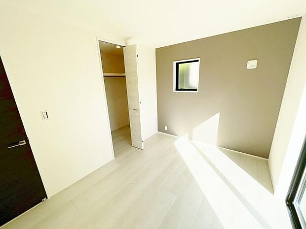 洋室 明るい洋室ではのんびりとお過ごしできます☆