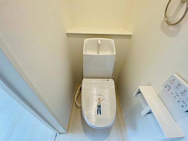 トイレ トイレには快適な温水洗浄便座付き