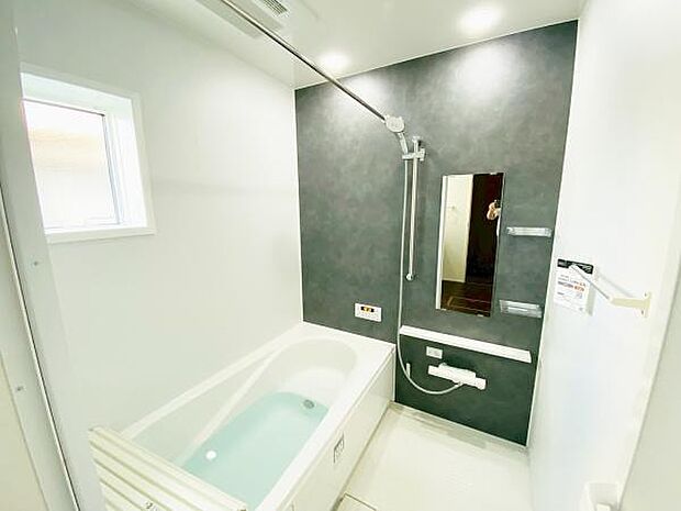 キッチン ダイニングに面した対面式キッチンでは、できたてのお料理がすぐテーブルに出せます 