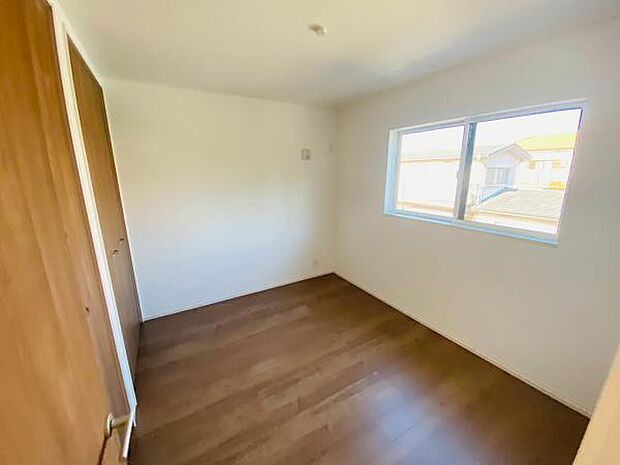 洋室 明るい洋室ではのんびりとお過ごしできます☆