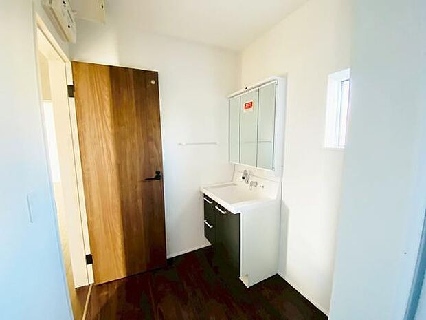 洗面 洗面からお化粧まで忙しい朝の準備にぴったりな洗髪洗面化粧台付き