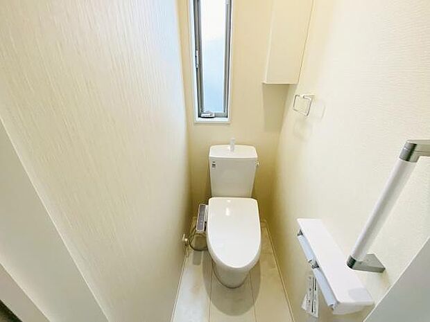 トイレ トイレには快適な温水洗浄便座付き