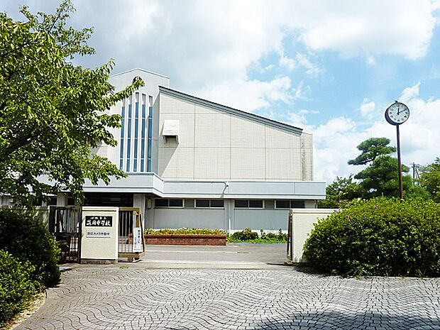 小牧市立篠岡中学校（913m）