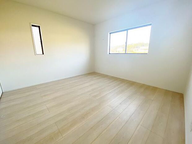 洋室 明るい洋室ではのんびりとお過ごしできます☆