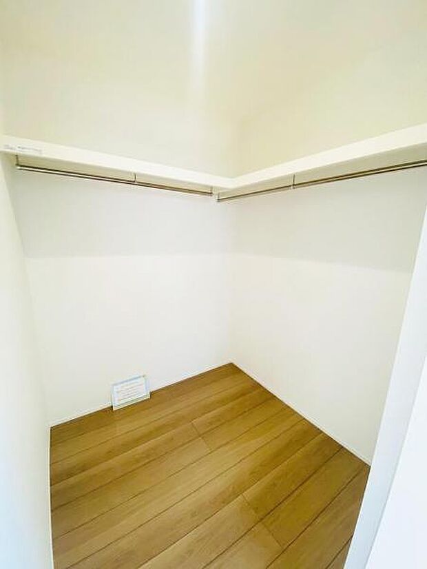 WIC スーツケースなど大きなものからバッグや帽子など小物類も保管できます。