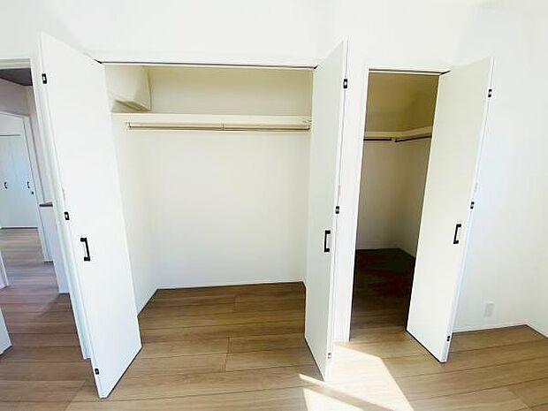 クローゼット 大切な衣類を収納できる大型クローゼット