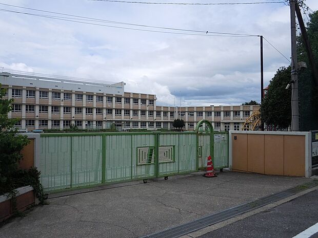 名古屋市立小幡北小学校(730m)