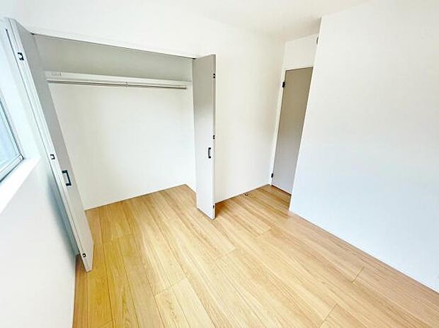 採光たっぷりの明るく心地良いお部屋です♪