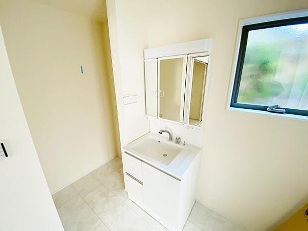 洗面 洗面からお化粧まで忙しい朝の準備にぴったりな洗髪洗面化粧台付き 