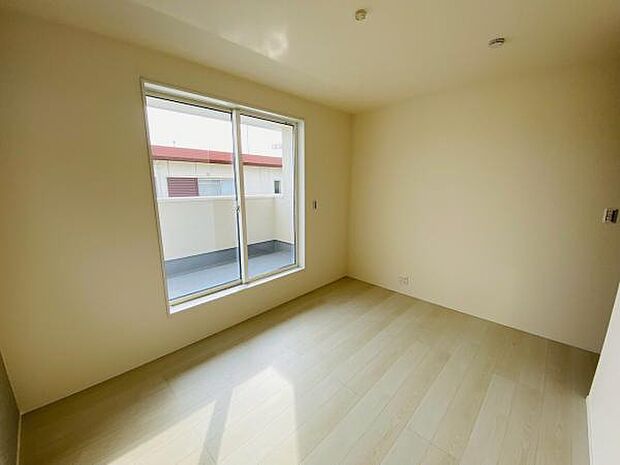 洋室 明るい洋室ではのんびりとお過ごしできます☆