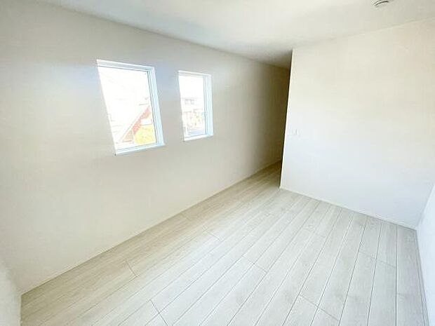 洋室 明るい洋室ではのんびりとお過ごしできます☆