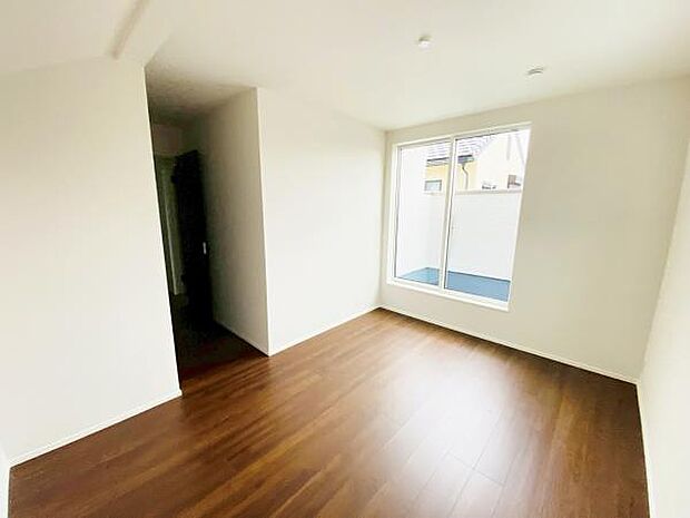 洋室 明るい洋室ではのんびりとお過ごしできます☆