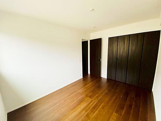 洋室 明るい洋室ではのんびりとお過ごしできます☆