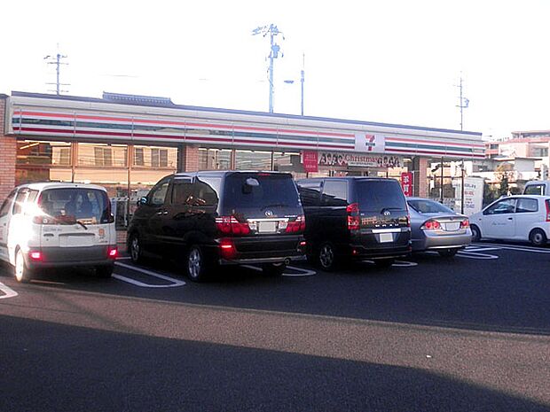 セブン-イレブン 春日井八光町4丁目店(260m)