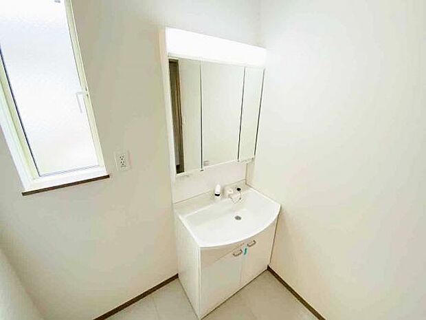 洗面 洗面からお化粧まで!忙しい朝の準備にぴったりな洗髪洗面化粧台付き