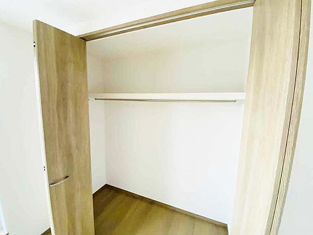 クローゼット 大切な衣類を収納できる大型クローゼット 