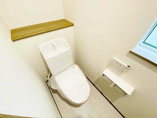 トイレ トイレには快適な温水洗浄便座付き