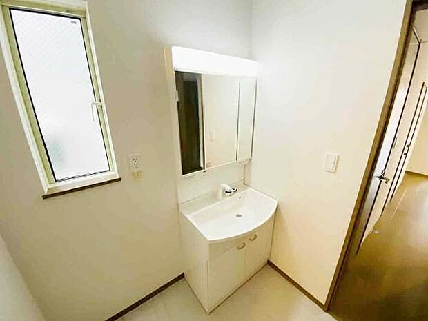 洗面 洗面からお化粧まで!忙しい朝の準備にぴったりな洗髪洗面化粧台付き