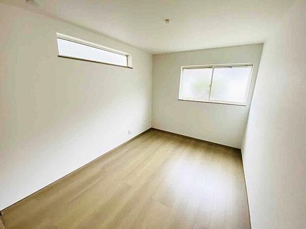 納戸 季節物や大きな荷物がたっぷり収納できます☆