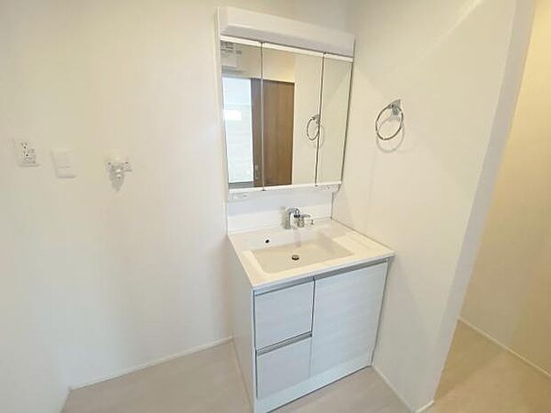 洗面 洗面からお化粧まで!忙しい朝の準備にぴったりな洗髪洗面化粧台付き