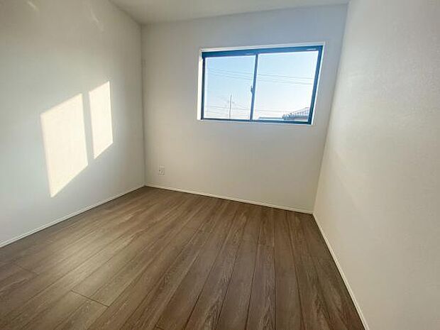 洋室 明るい洋室ではのんびりとお過ごしできます☆