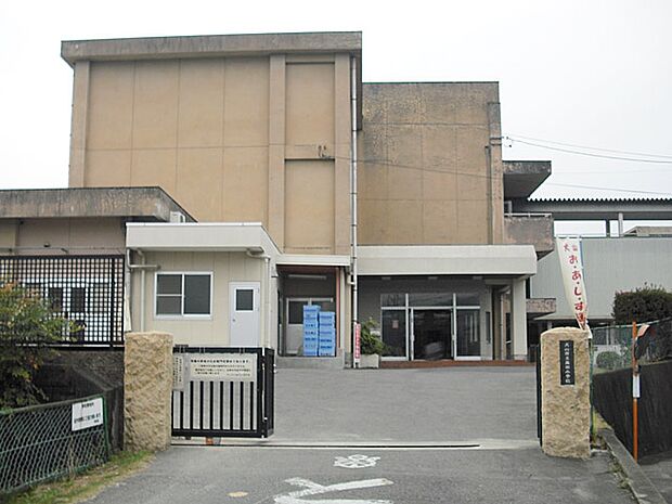 犬山市立楽田小学校(926m)