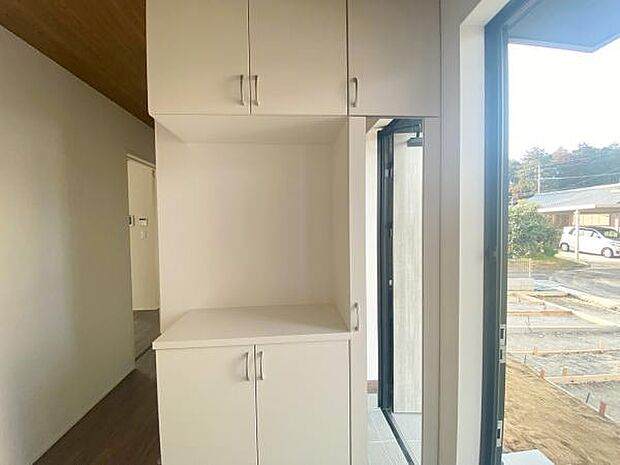 玄関収納 玄関横にシューズボックスがついているので、片付いた玄関がキープできます