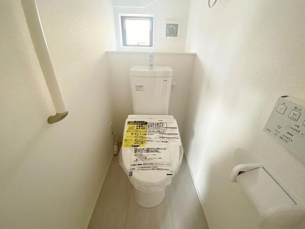トイレ トイレには快適な温水洗浄便座付き 