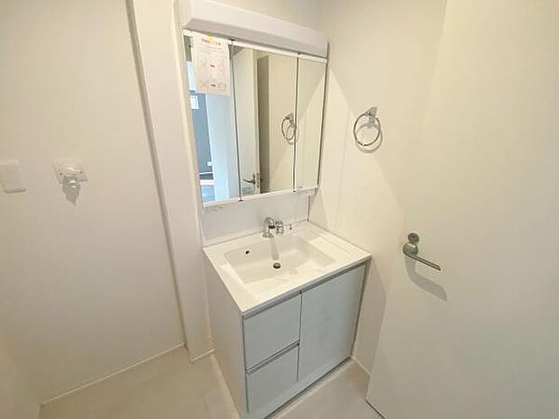 洗面 洗面からお化粧まで忙しい朝の準備にぴったりな洗髪洗面化粧台付き 