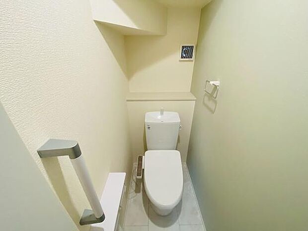 トイレ トイレには快適な温水洗浄便座付き