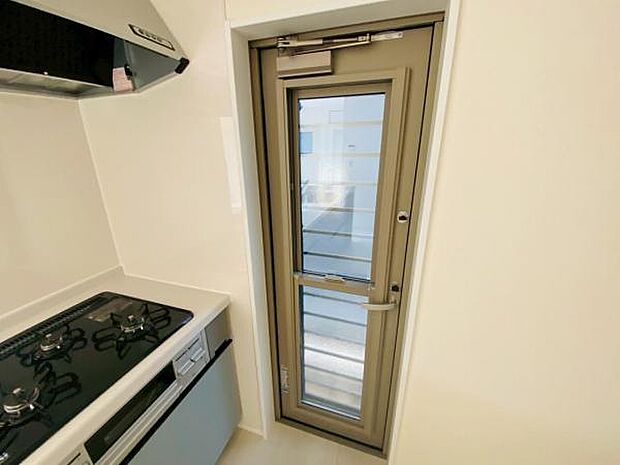 キッチン横勝手口