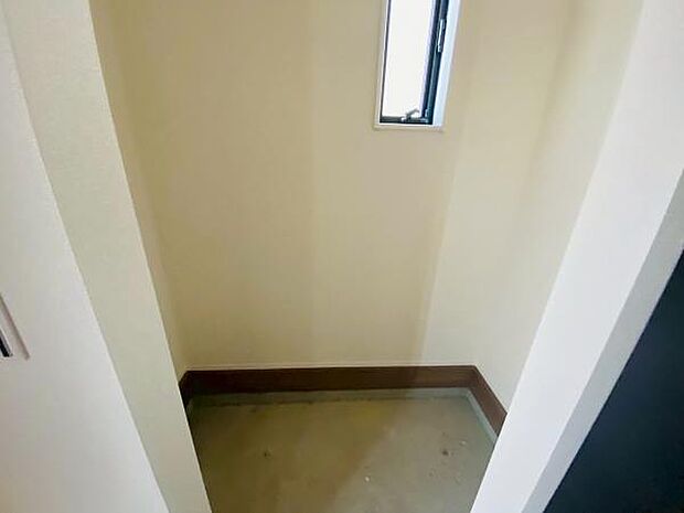 SIC ゴルフバッグやベビーカーなどの収納に便利なシューズインクローゼット付 